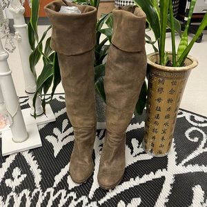 Vero Cuoio brown suede knee high boots with cuff.